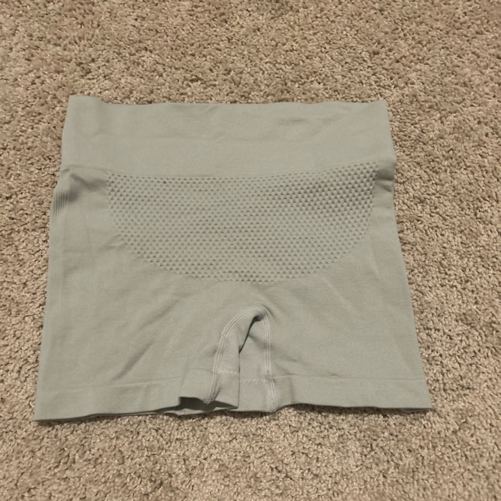 Light Gray scrunch butt bike shorts